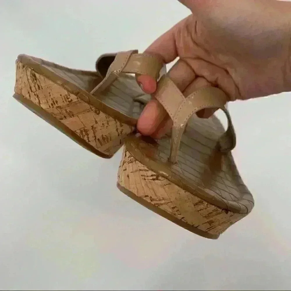 New Cato Womens sandals size 8 taupe flip flops cork platform